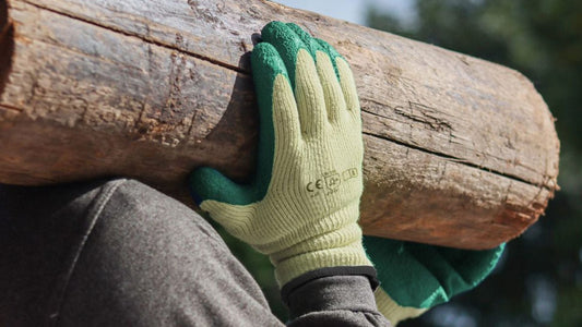 7 reasons why latex coated gloves are a must-have for workers