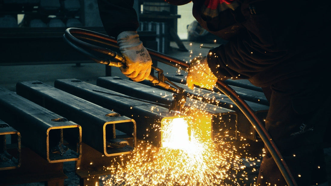 The guide to work heated gloves: Stay warm and productive