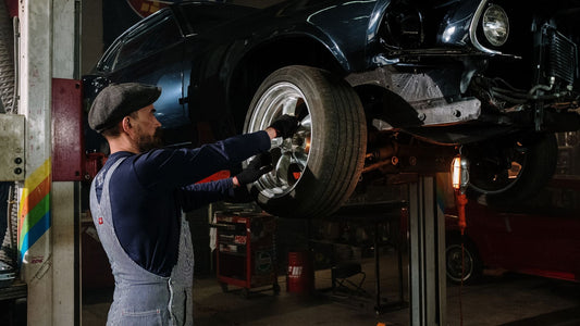 5 jobs you’ll do easier with nitrile coated cut resistant gloves